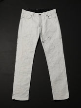 Load image into Gallery viewer, Yin and Yang White series Exclusive Denim prêt-à-porter men Jeans MAISON ILLURE Milano Tokyo
