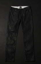 Load image into Gallery viewer, Yin and Yang Black series Exclusive prêt-à-porter Men Jeans MAISON ILLURE Milano Tokyo
